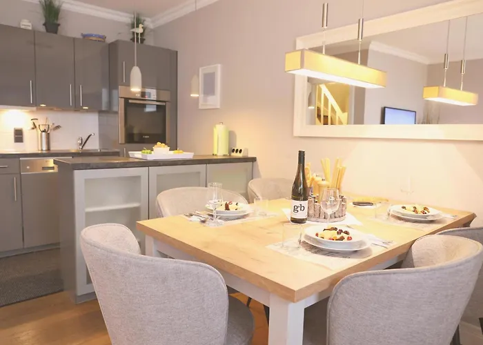 아파트 Exklusive 3-zimmer-ferienwohnung Im Herzen Westerlands 베스터란트